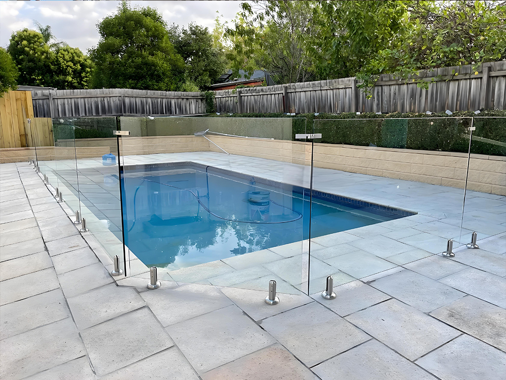 The application of glass spigots in frameless glass pool fences.